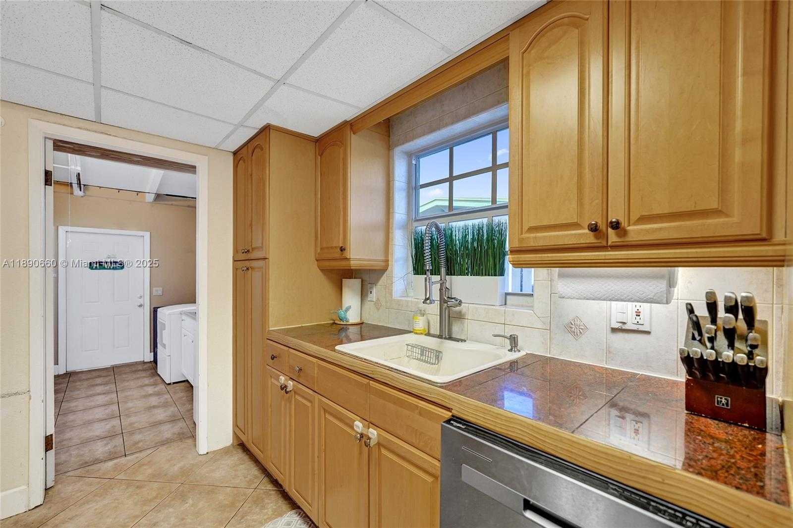 Small Image of 2624 NASSAU LN, Fort Lauderdale Number 17