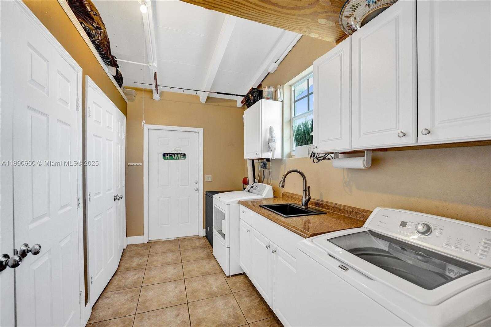 Small Image of 2624 NASSAU LN, Fort Lauderdale Number 18