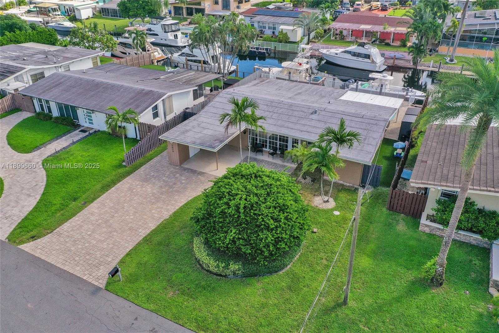 Small Image of 2624 NASSAU LN, Fort Lauderdale Number 2