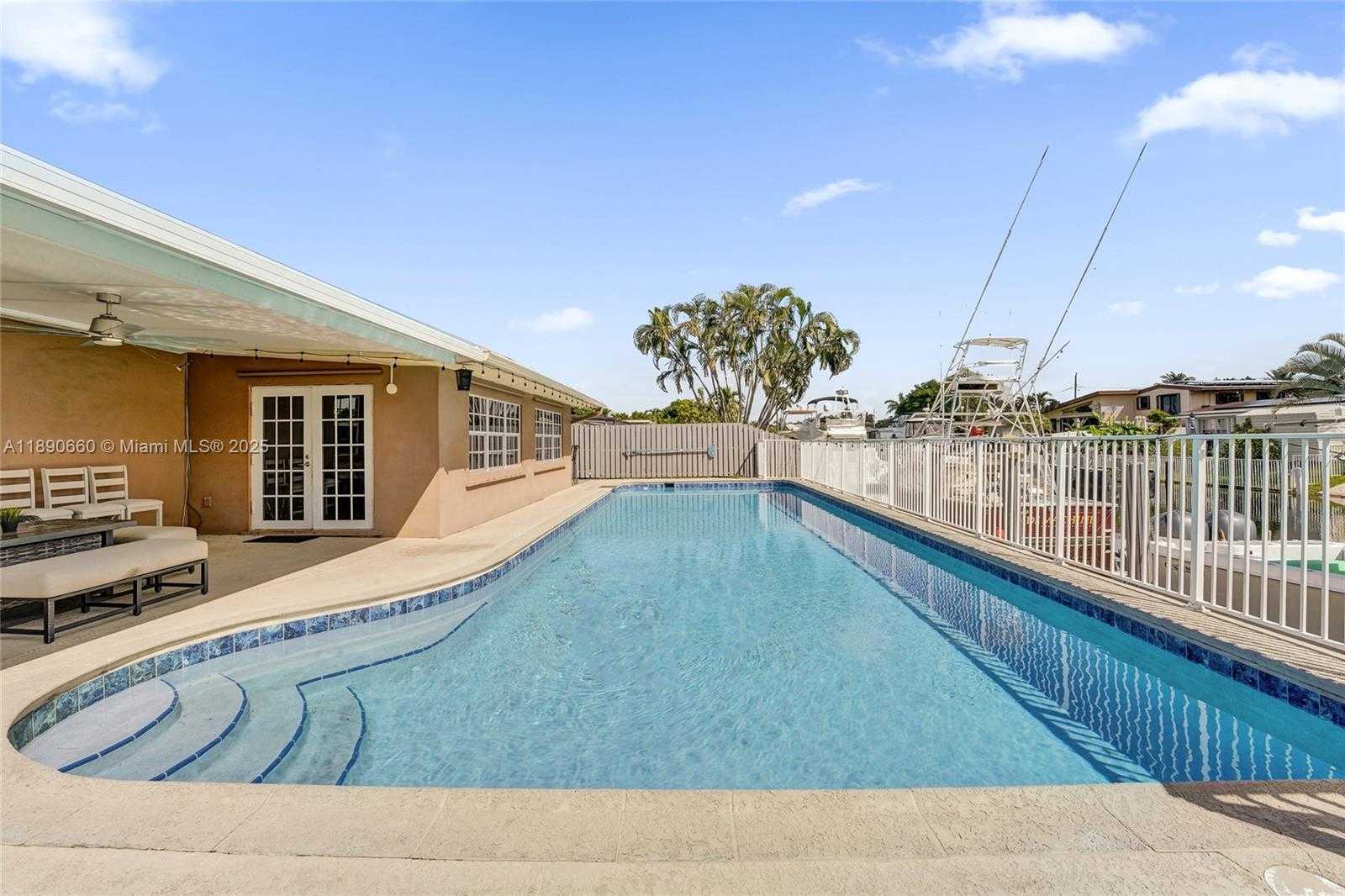 Small Image of 2624 NASSAU LN, Fort Lauderdale Number 23