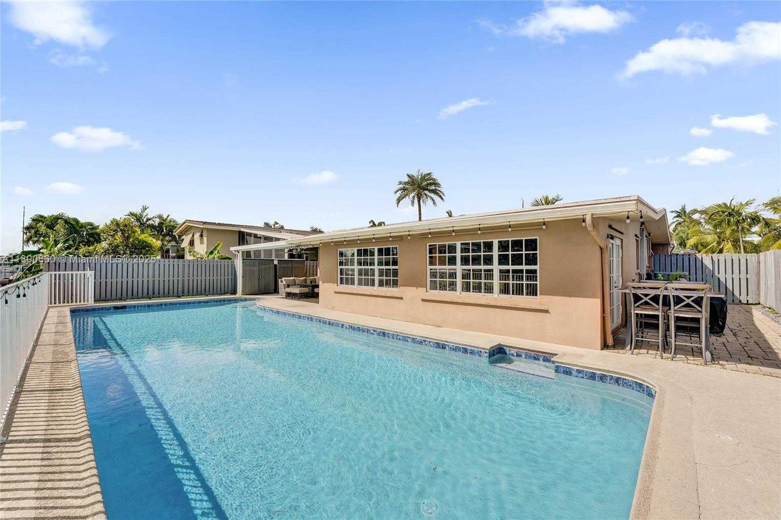 Small Image of 2624 NASSAU LN, Fort Lauderdale Number 24