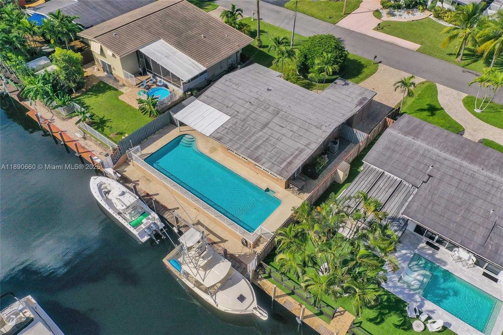 Small Image of 2624 NASSAU LN, Fort Lauderdale Number 26