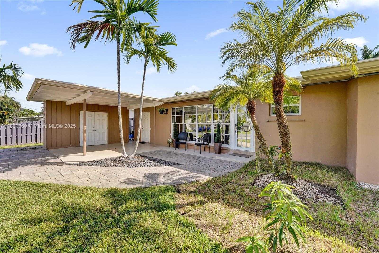 Small Image of 2624 NASSAU LN, Fort Lauderdale Number 5