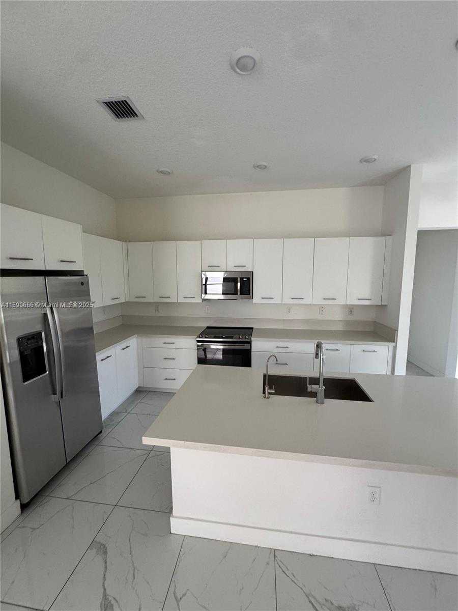 Small Image of 17355 SOUTH WEST 41ST ST, Miramar Number 12