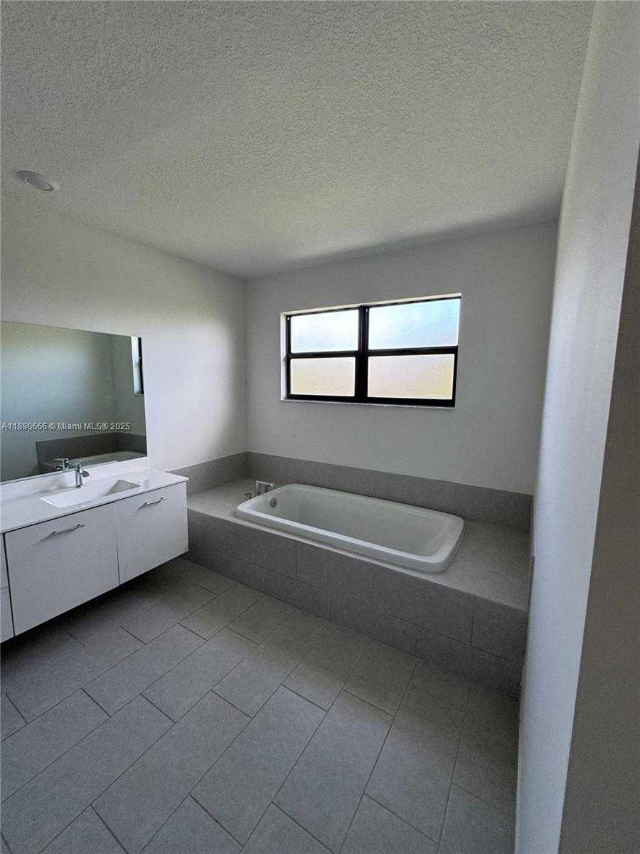 Small Image of 17355 SOUTH WEST 41ST ST, Miramar Number 22