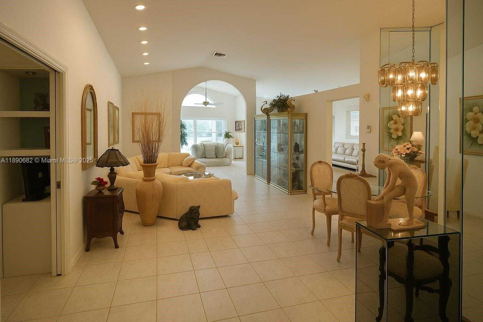 Small Image of 9755 HARBOUR LAKE CIR, Boynton Beach Number 13