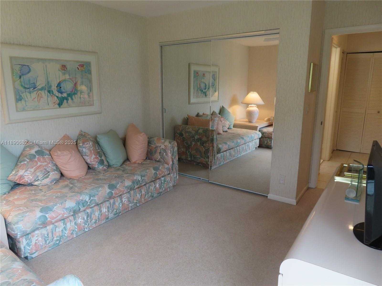 Small Image of 9755 HARBOUR LAKE CIR, Boynton Beach Number 20