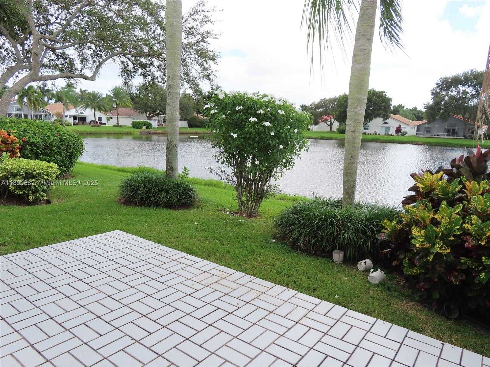Small Image of 9755 HARBOUR LAKE CIR, Boynton Beach Number 28