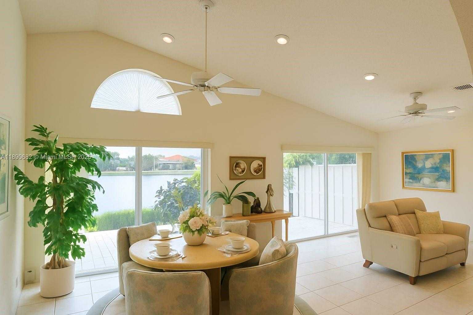 Small Image of 9755 HARBOUR LAKE CIR, Boynton Beach Number 7