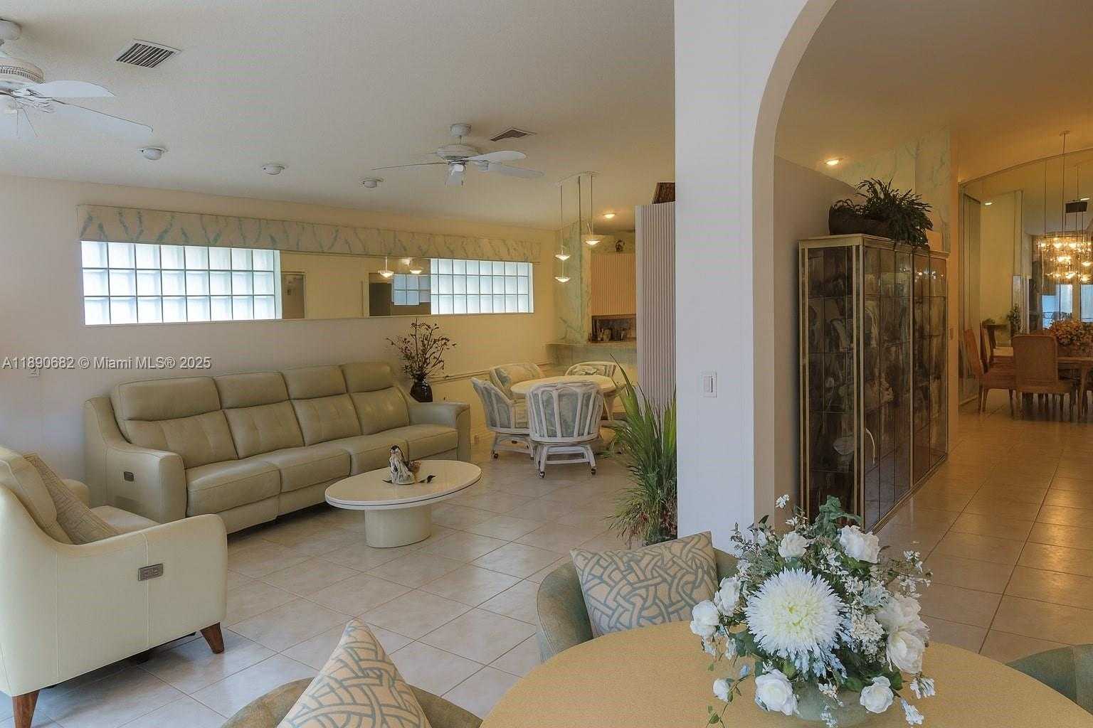 Small Image of 9755 HARBOUR LAKE CIR, Boynton Beach Number 8