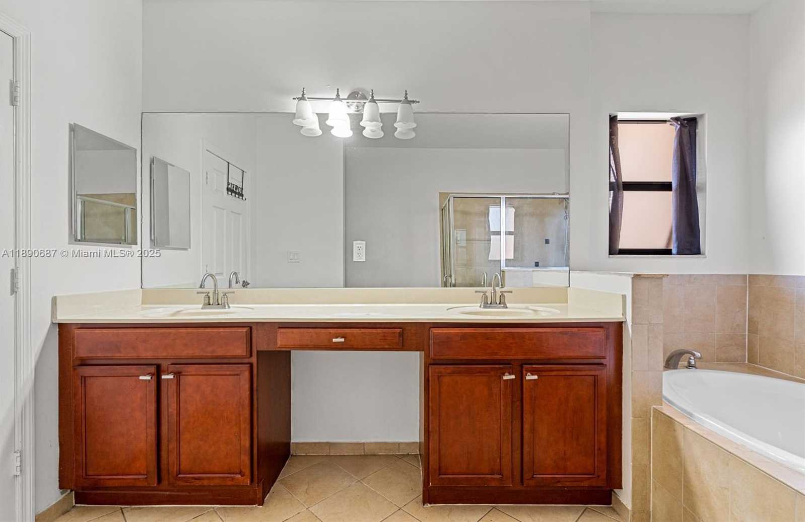 Small Image of 149 SOUTH EAST 36TH PL, Homestead Number 23