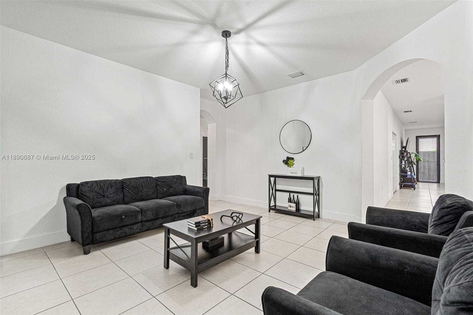 Small Image of 149 SOUTH EAST 36TH PL, Homestead Number 4