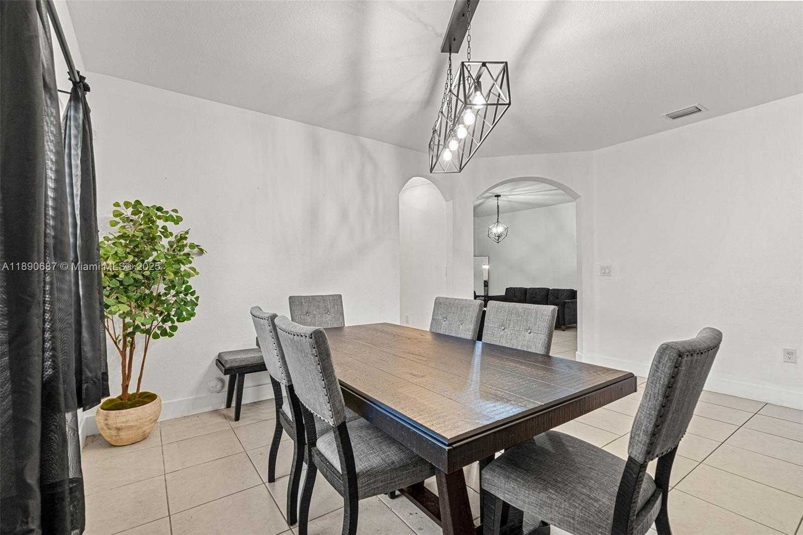 Small Image of 149 SOUTH EAST 36TH PL, Homestead Number 8