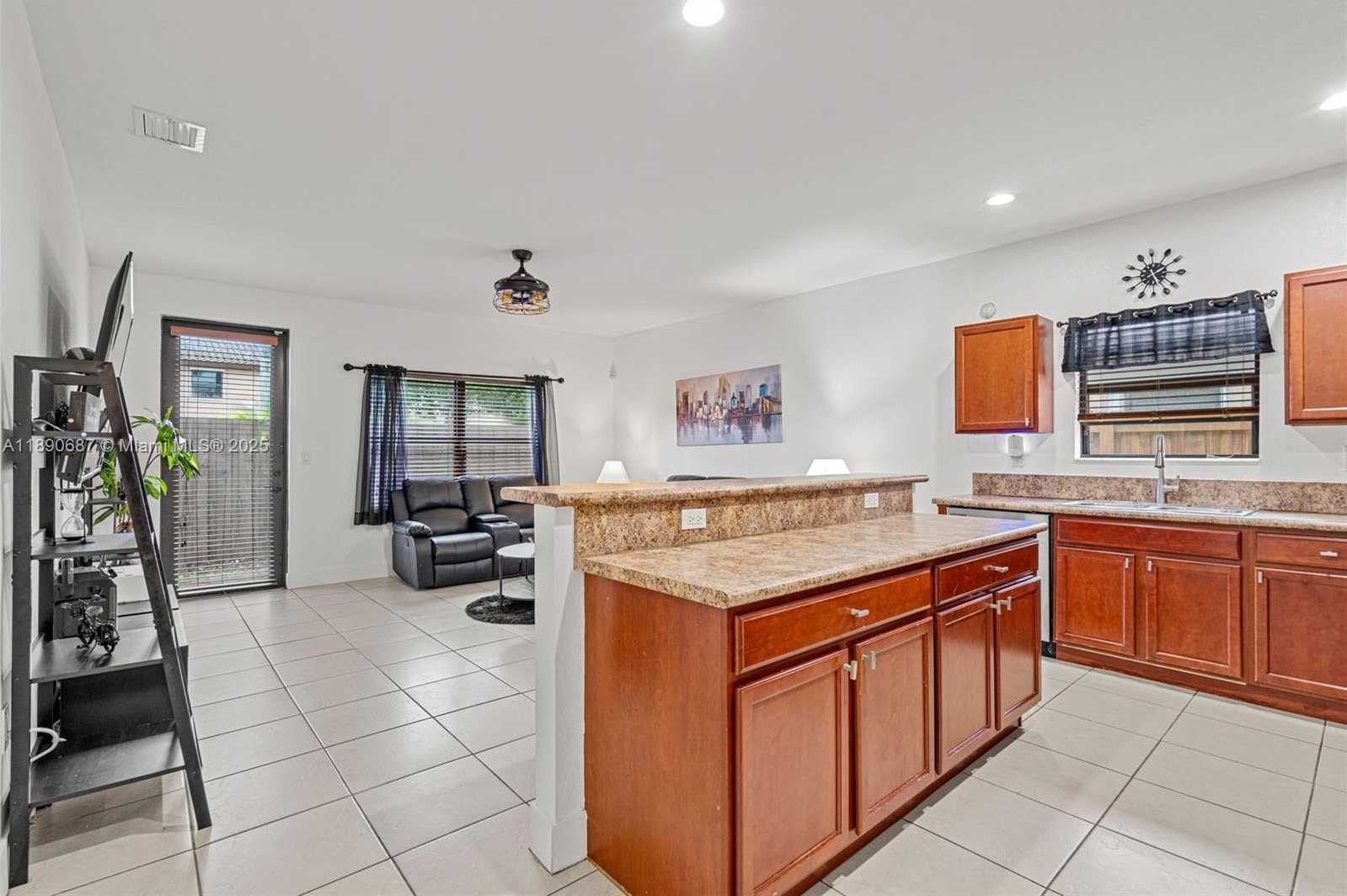 Small Image of 149 SOUTH EAST 36TH PL, Homestead Number 9