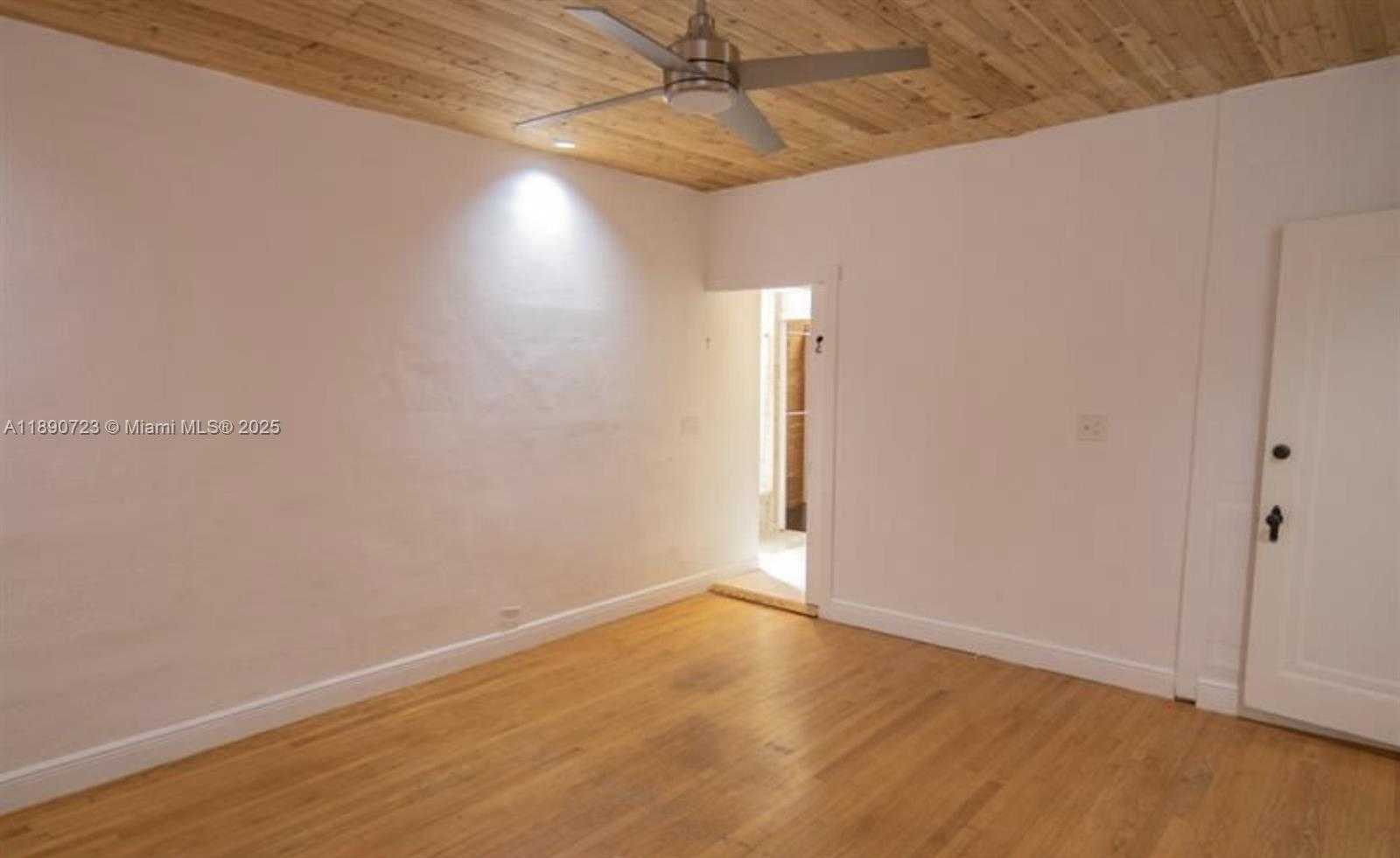 Small Image of 3050 ALTON RD, Miami Beach Number 26