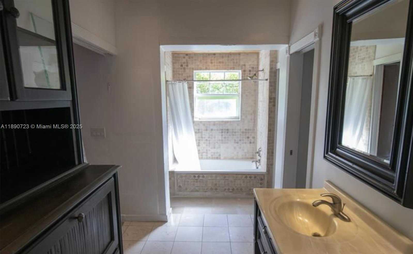 Small Image of 3050 ALTON RD, Miami Beach Number 28
