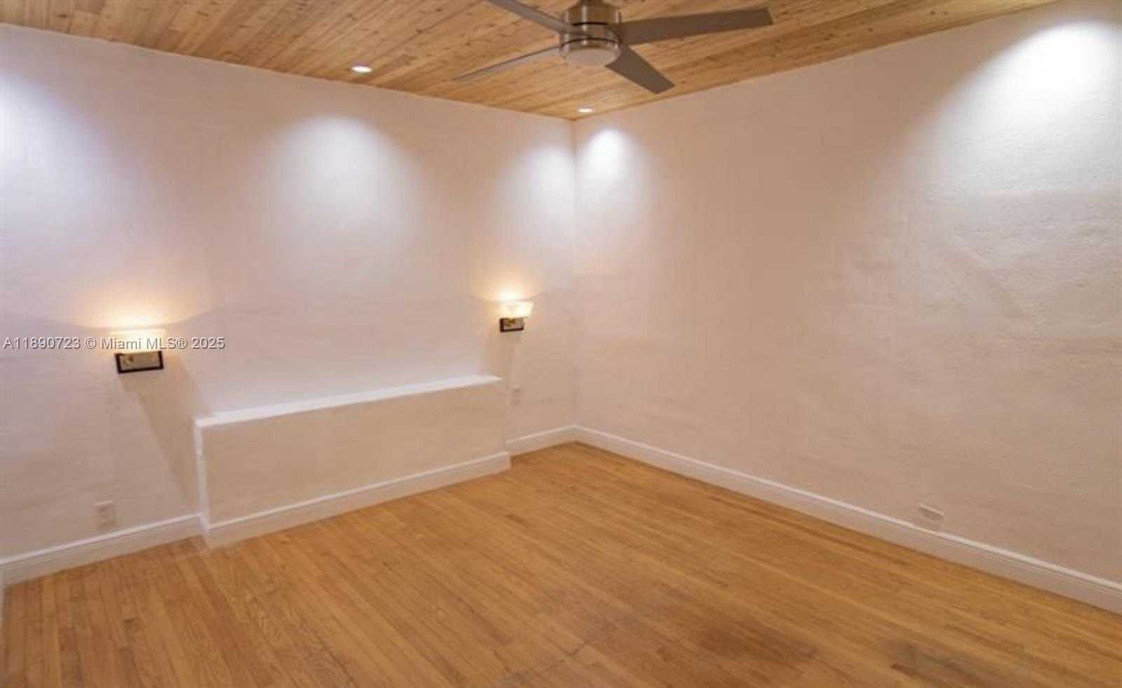 Small Image of 3050 ALTON RD, Miami Beach Number 29