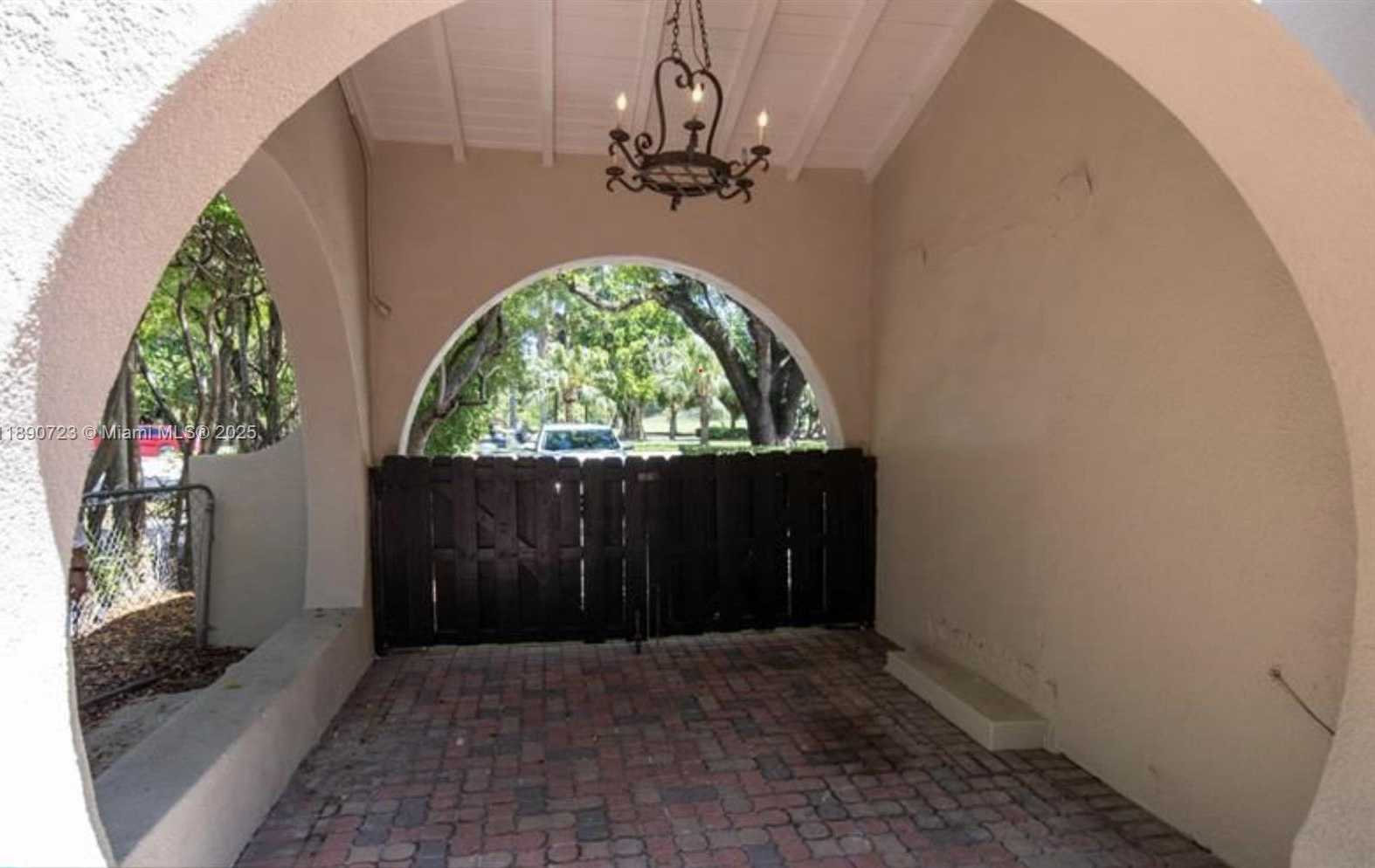Small Image of 3050 ALTON RD, Miami Beach Number 4