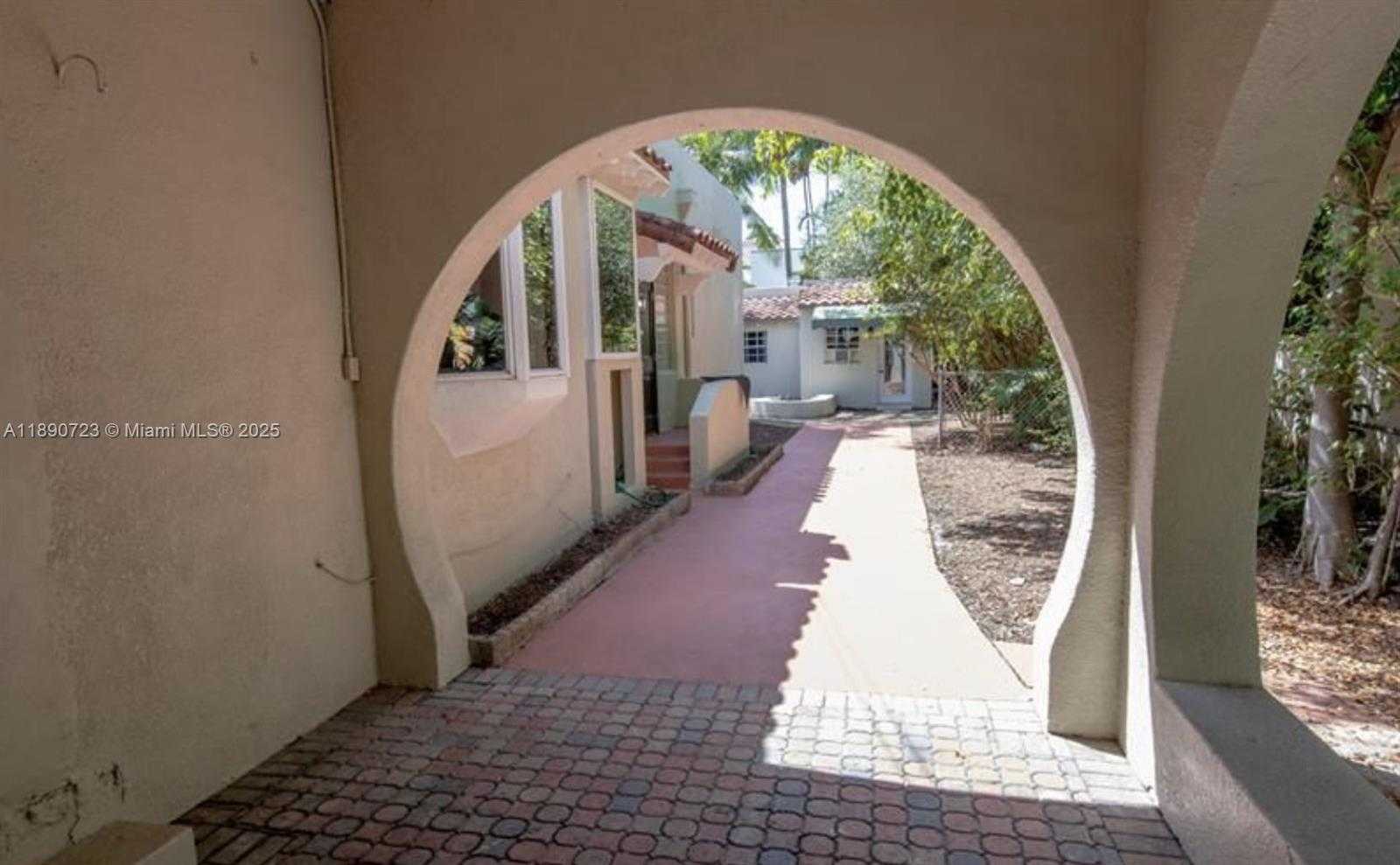 Small Image of 3050 ALTON RD, Miami Beach Number 6