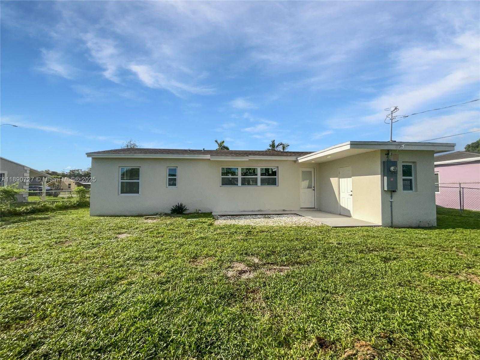 Small Image of 2421 NORTH WEST 152ND ST, Opa-Locka Number 8