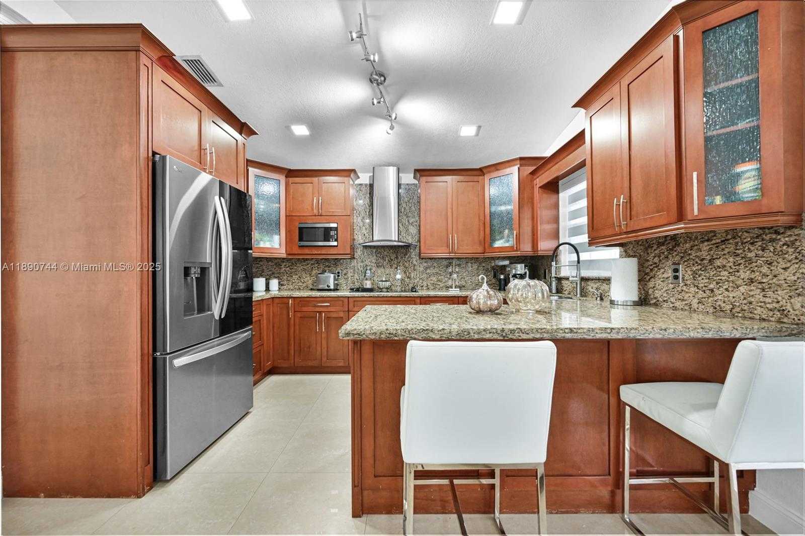 Small Image of 3135 WEST 72ND TER, Hialeah Number 14