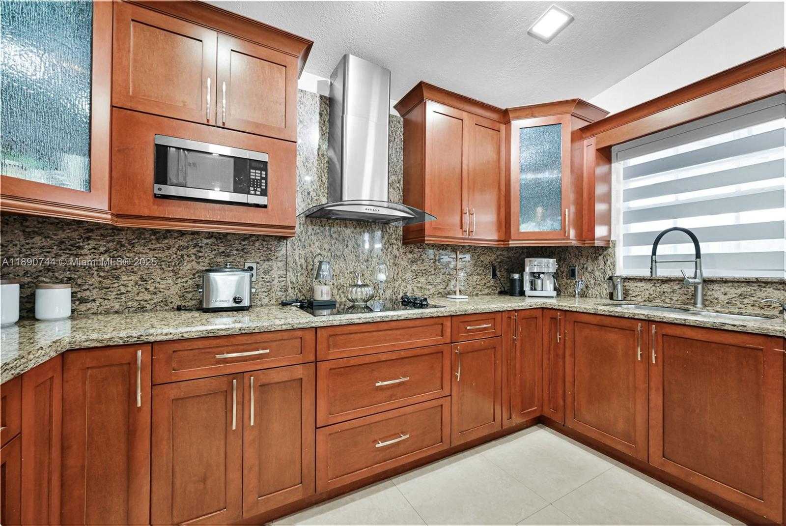 Small Image of 3135 WEST 72ND TER, Hialeah Number 16