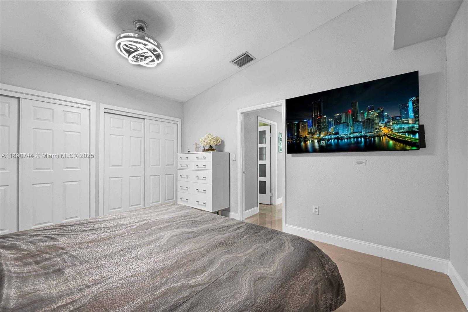 Small Image of 3135 WEST 72ND TER, Hialeah Number 25
