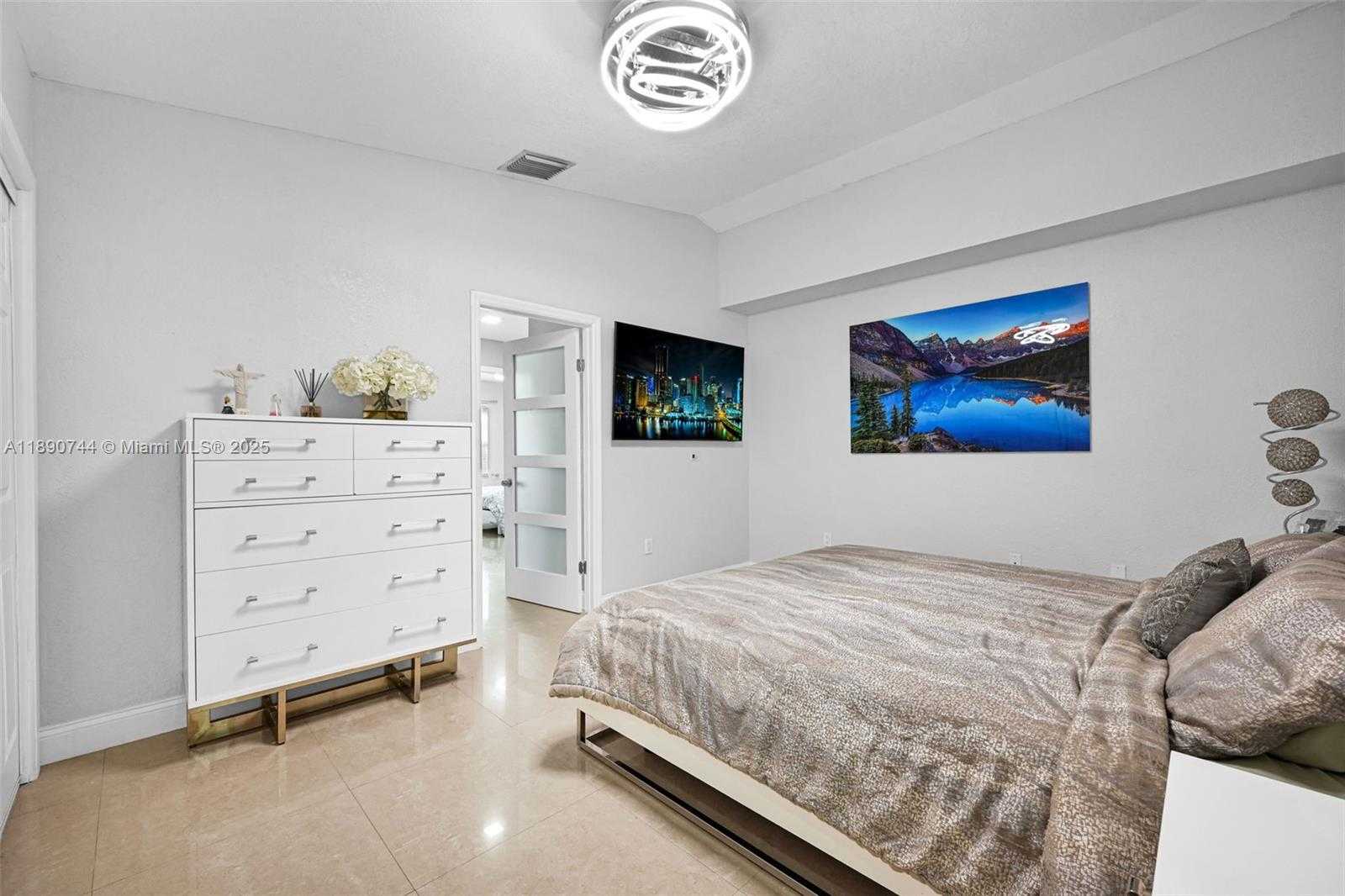 Small Image of 3135 WEST 72ND TER, Hialeah Number 26