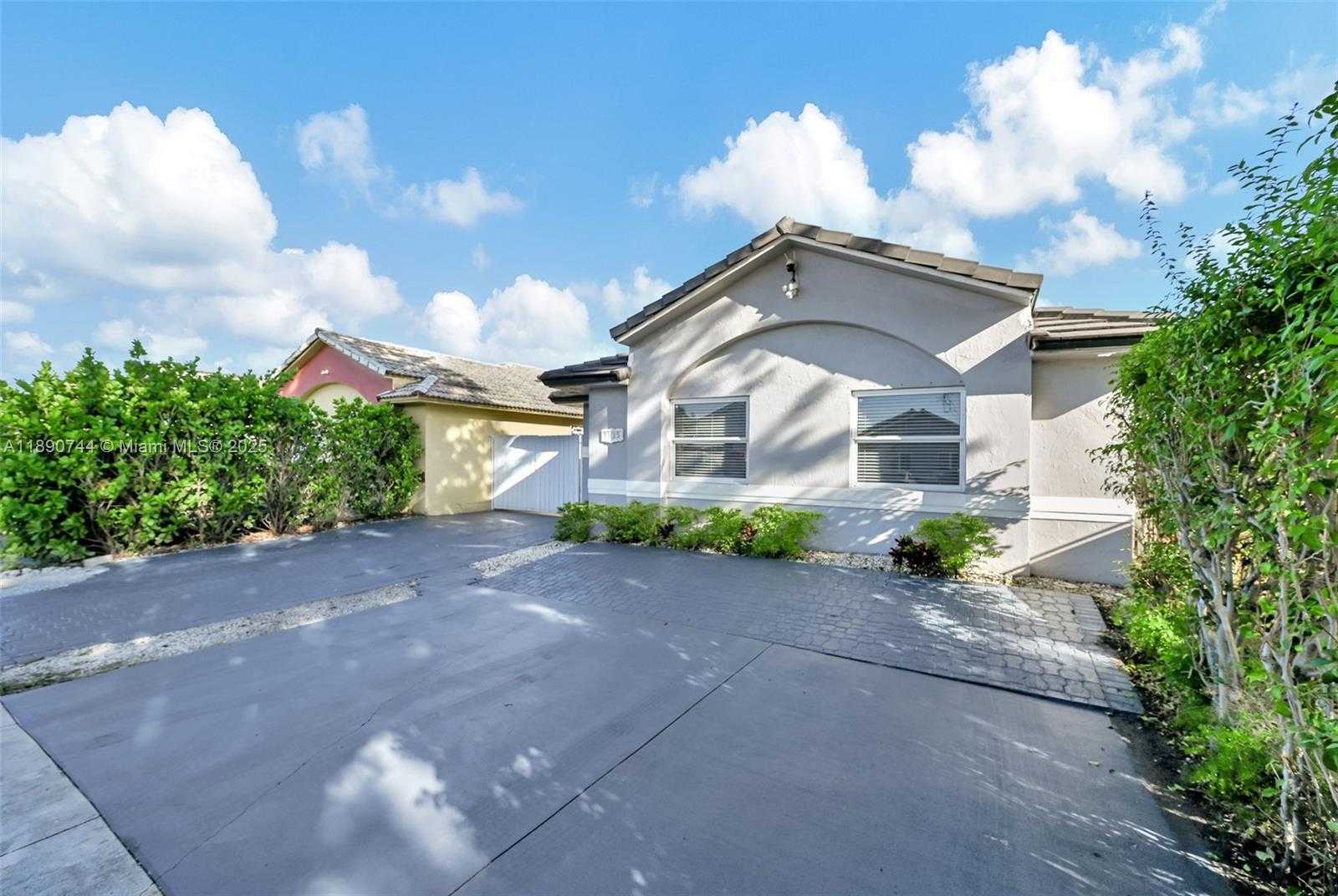 Small Image of 3135 WEST 72ND TER, Hialeah Number 3