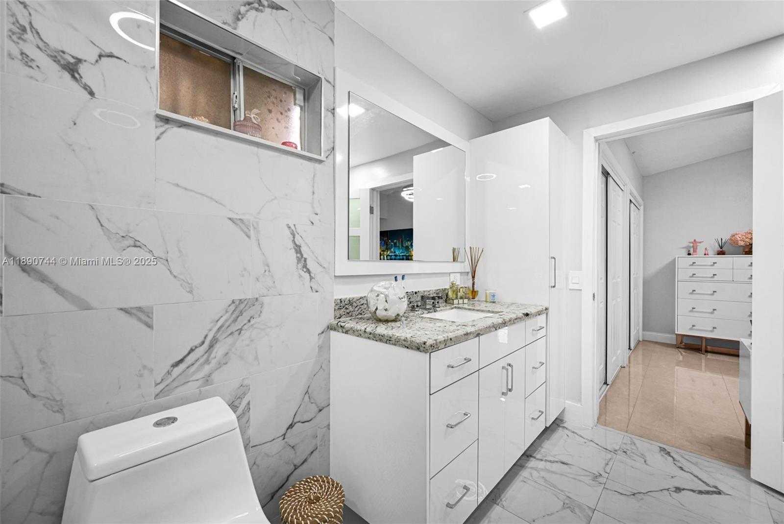 Small Image of 3135 WEST 72ND TER, Hialeah Number 30