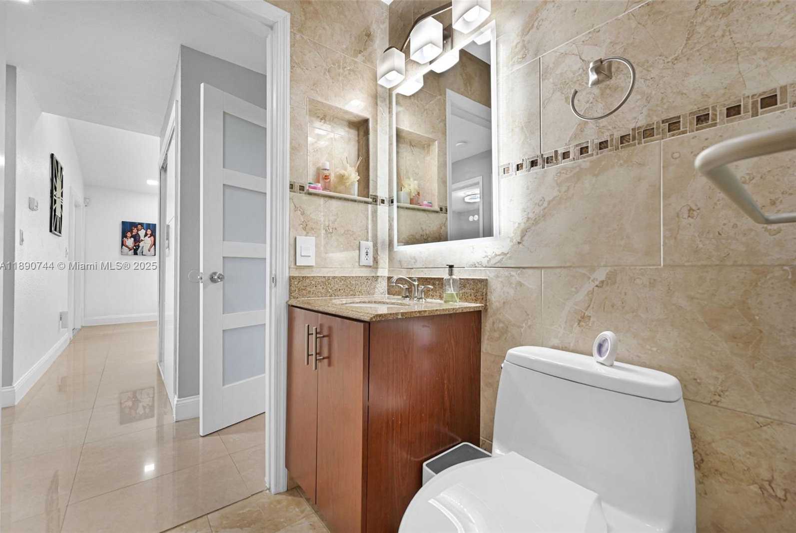 Small Image of 3135 WEST 72ND TER, Hialeah Number 36