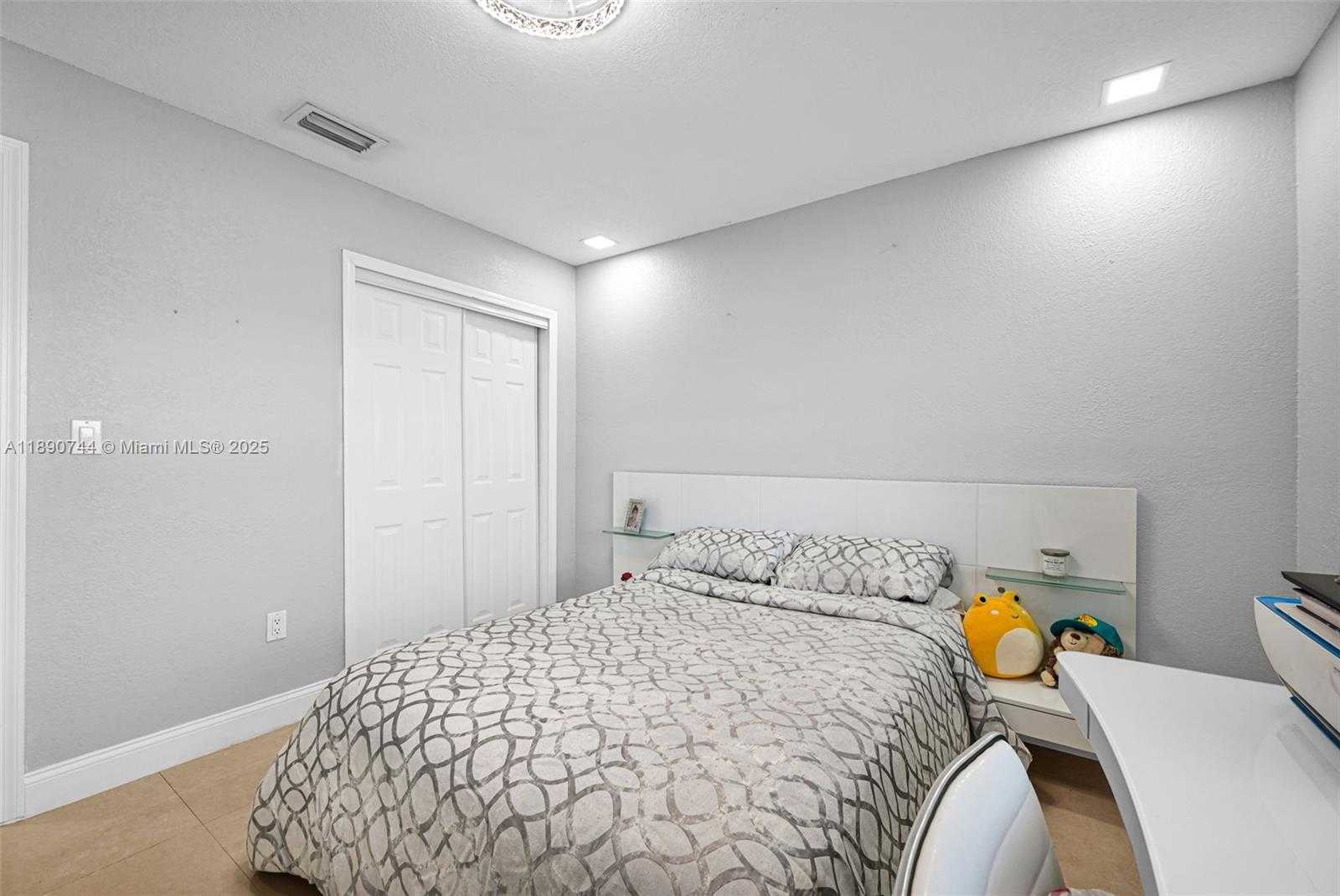 Small Image of 3135 WEST 72ND TER, Hialeah Number 38