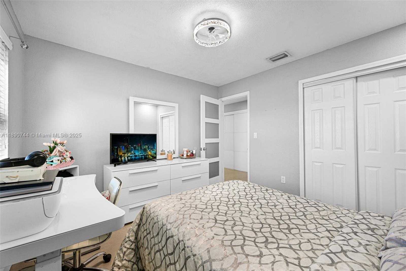 Small Image of 3135 WEST 72ND TER, Hialeah Number 39