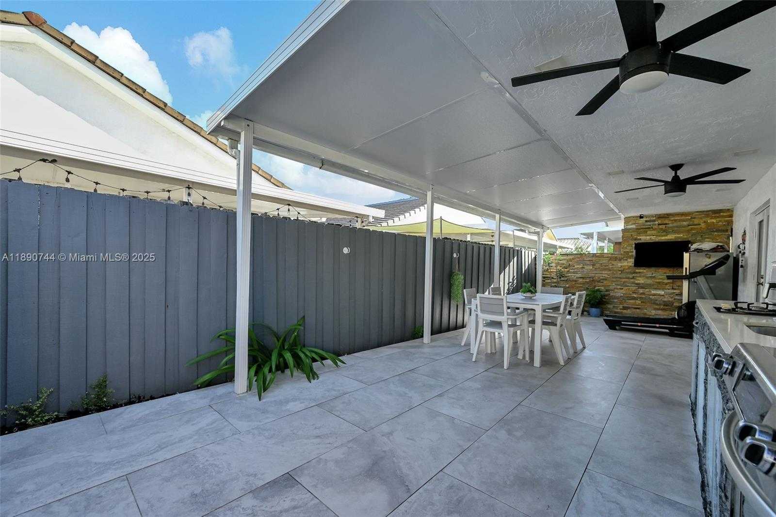 Small Image of 3135 WEST 72ND TER, Hialeah Number 46