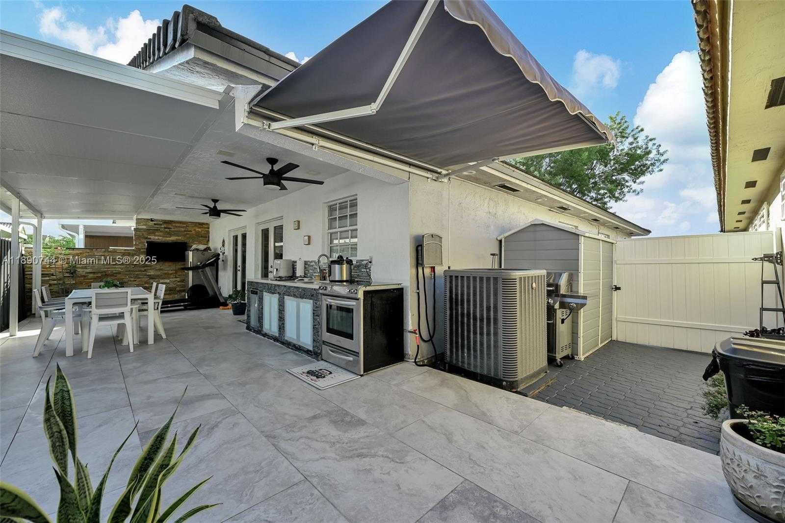 Small Image of 3135 WEST 72ND TER, Hialeah Number 47