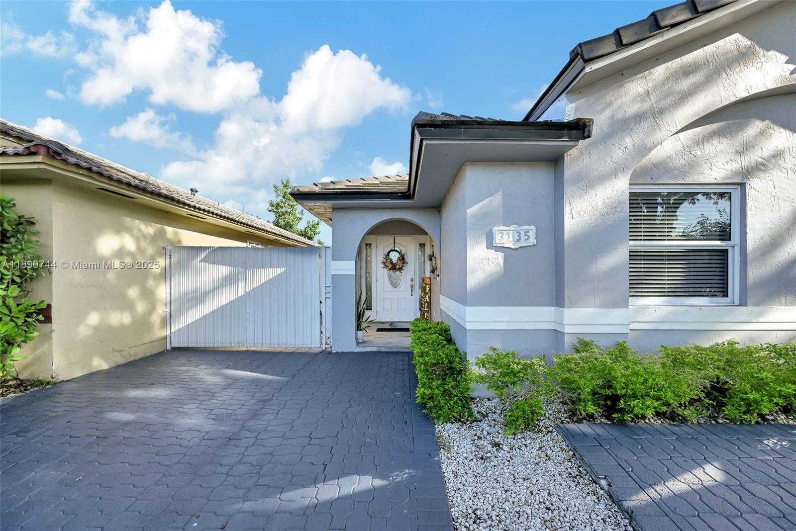 Small Image of 3135 WEST 72ND TER, Hialeah Number 5