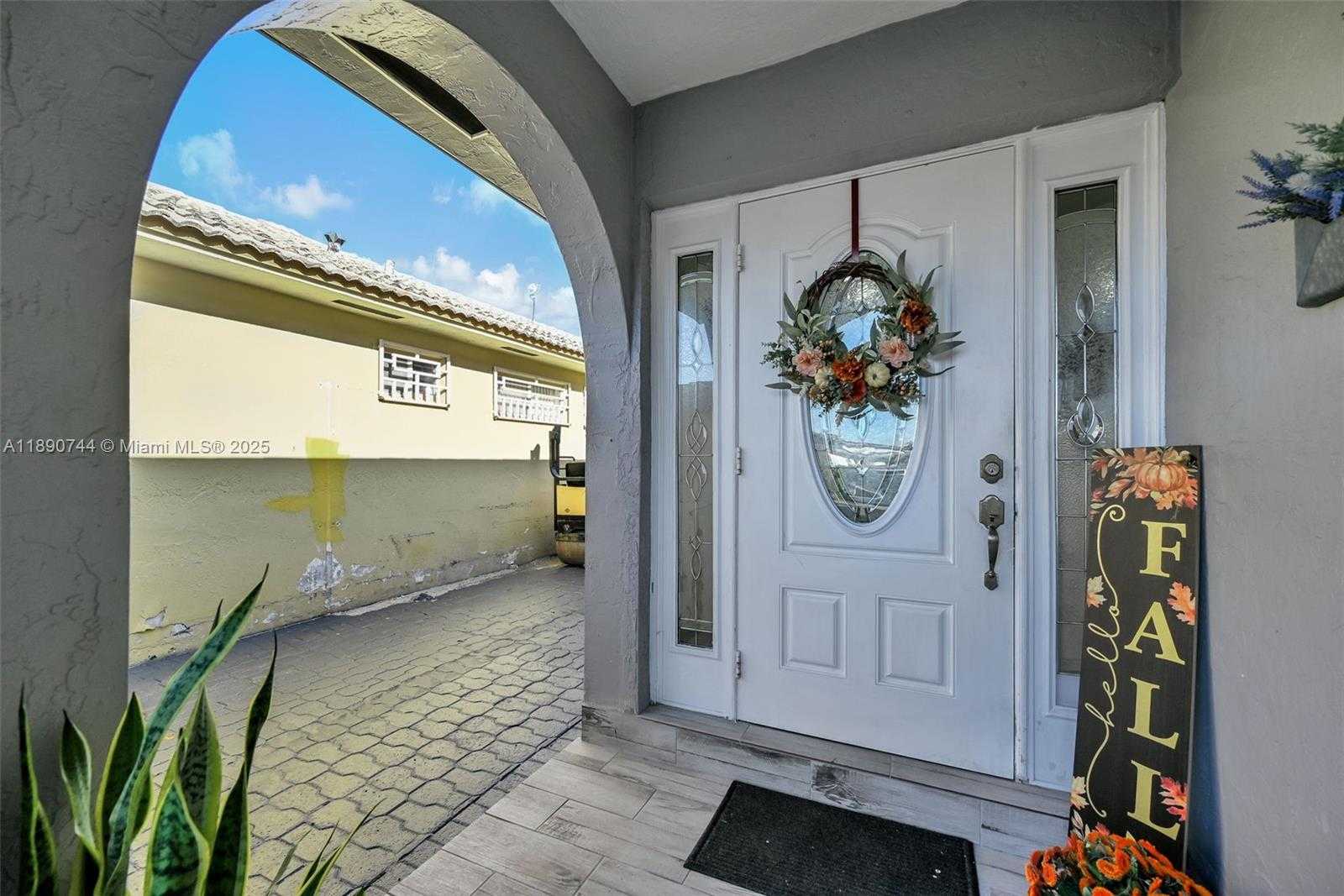 Small Image of 3135 WEST 72ND TER, Hialeah Number 6