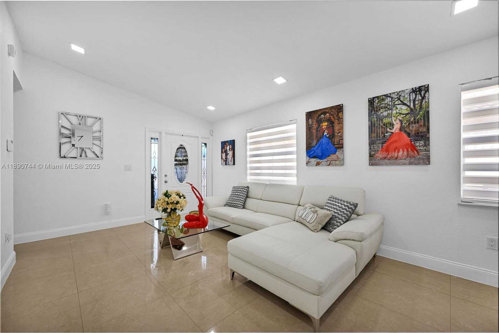 Small Image of 3135 WEST 72ND TER, Hialeah Number 7