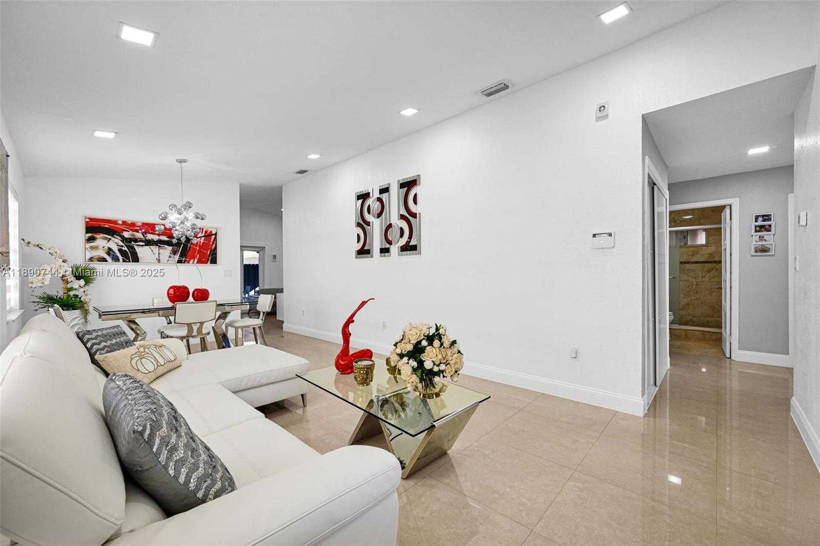Small Image of 3135 WEST 72ND TER, Hialeah Number 9
