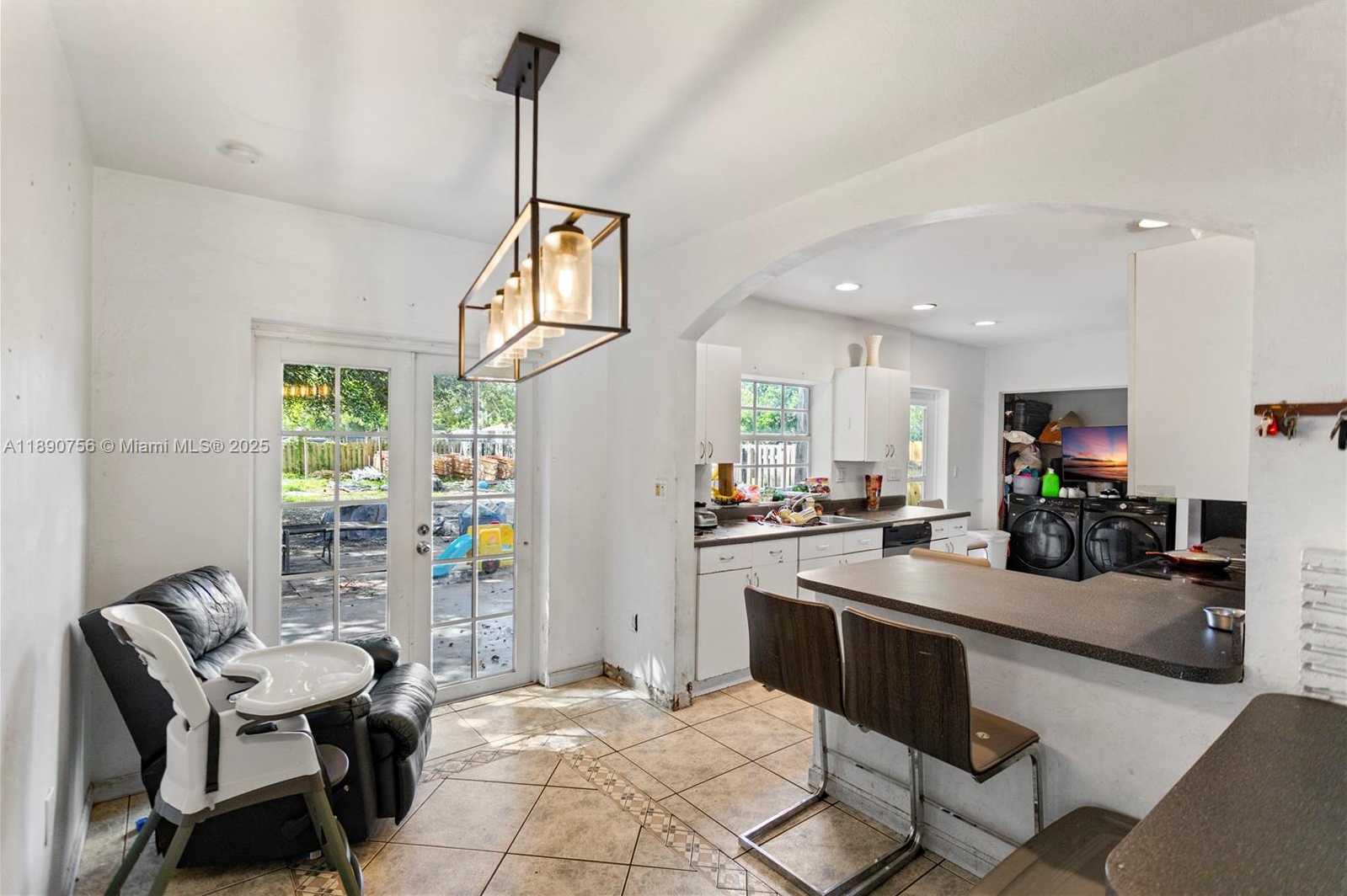 Small Image of 5724 MCKINLEY ST, Hollywood Number 12