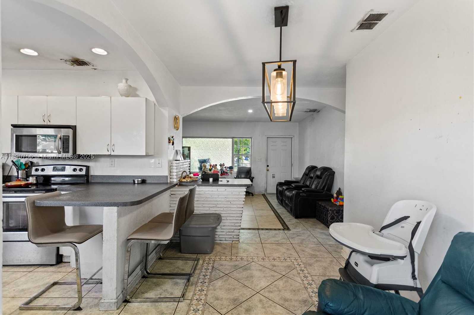 Small Image of 5724 MCKINLEY ST, Hollywood Number 14