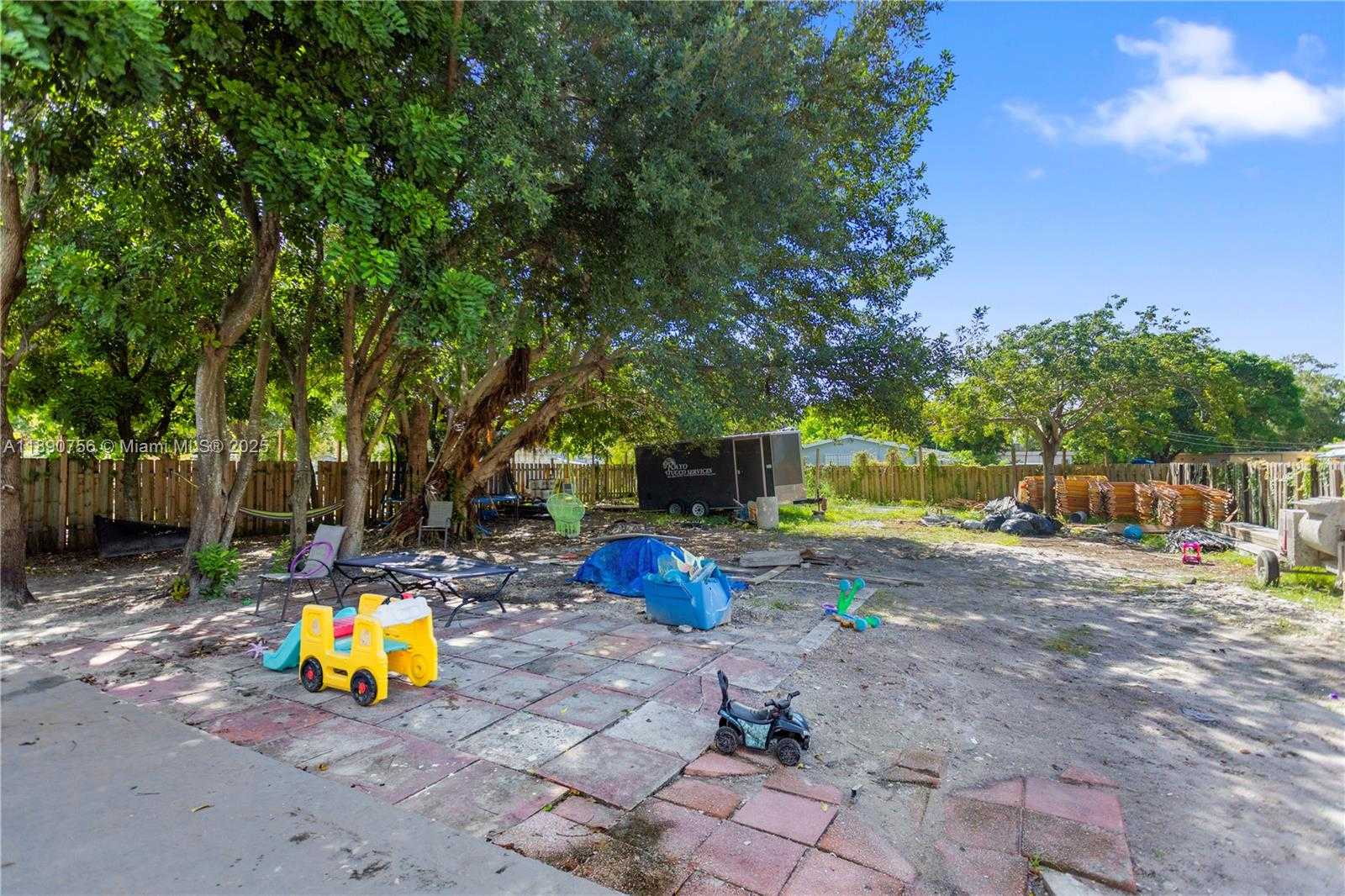Small Image of 5724 MCKINLEY ST, Hollywood Number 34