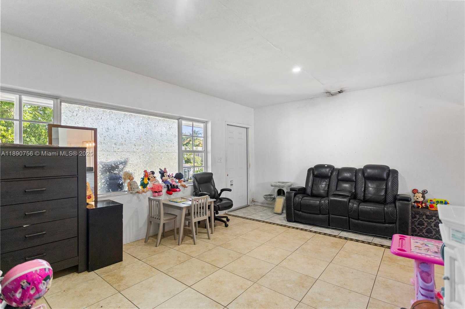 Small Image of 5724 MCKINLEY ST, Hollywood Number 8