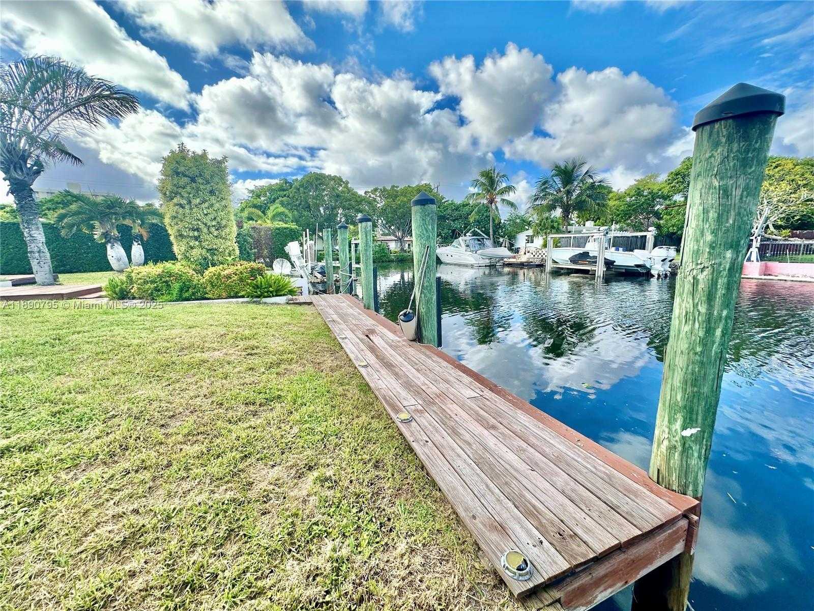 Small Image of 1825 KEYSTONE BLVD, North Miami Number 13