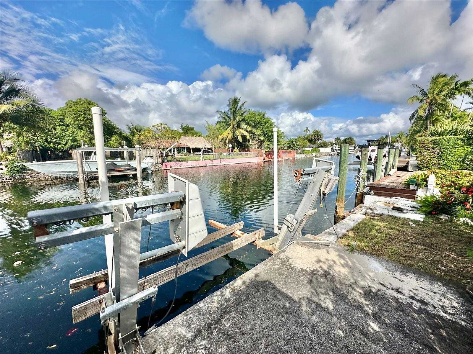 Small Image of 1825 KEYSTONE BLVD, North Miami Number 15