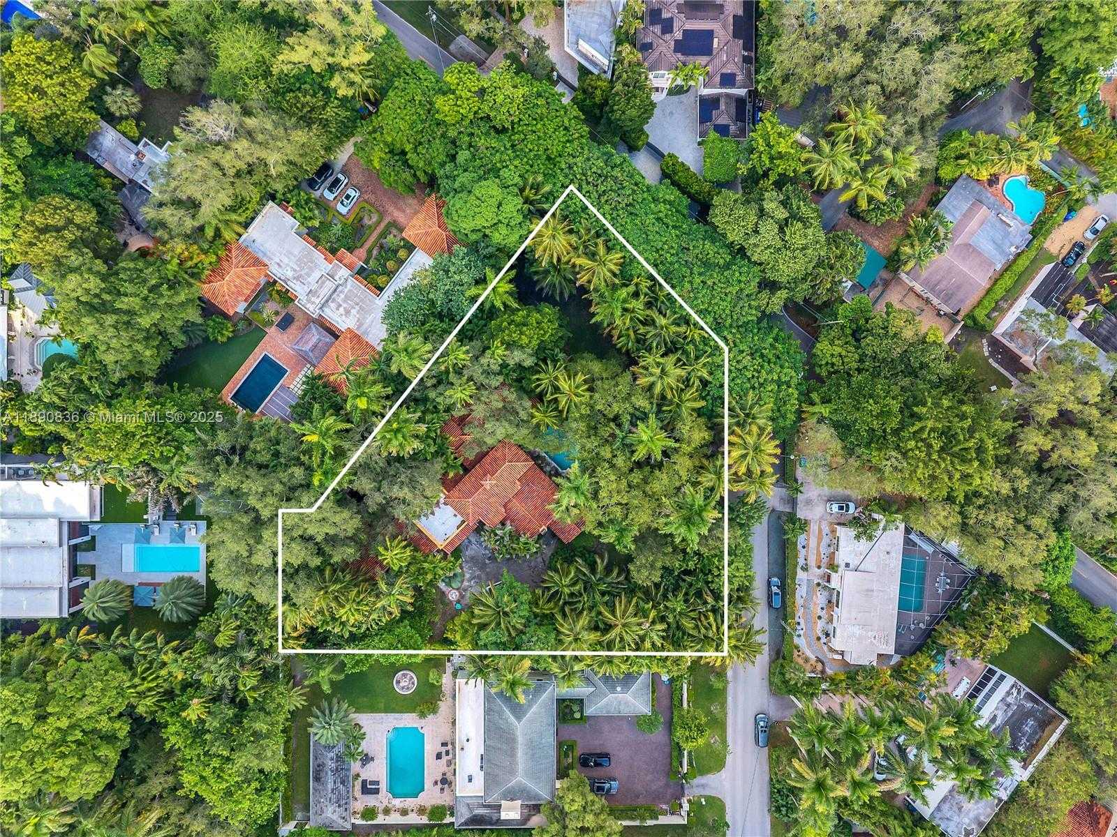 Small Image of 4190 INGRAHAM HWY, Miami Number 4