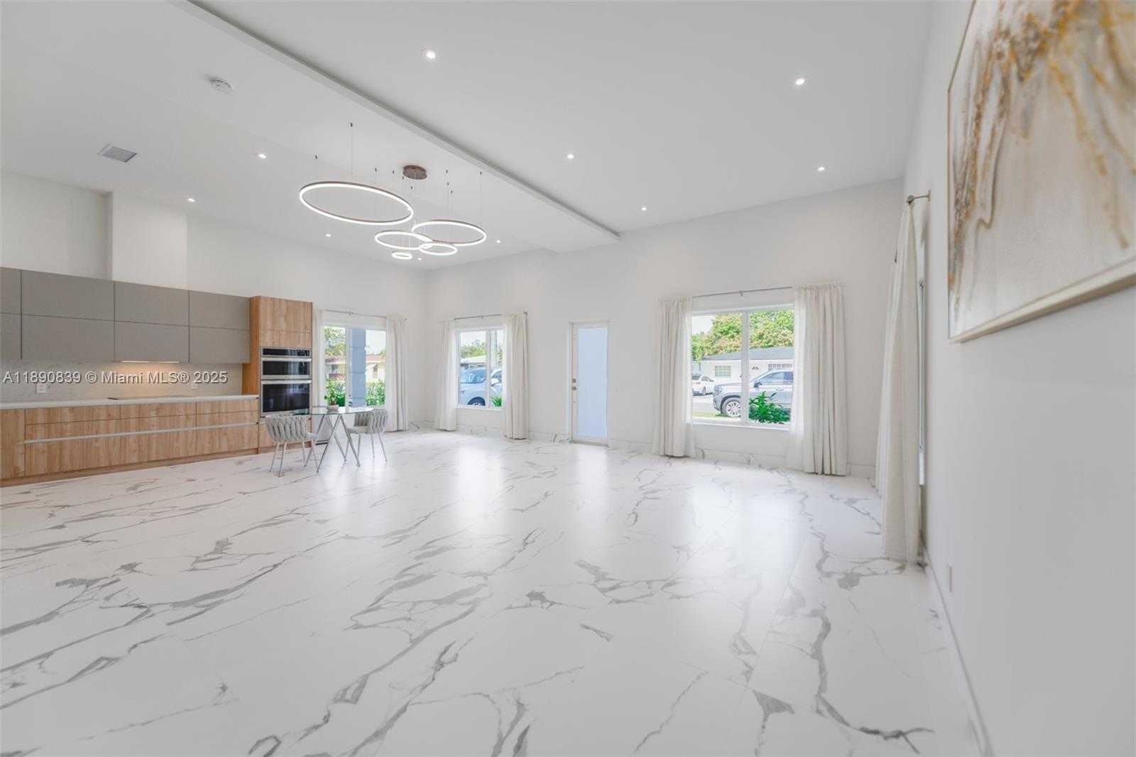 Small Image of 635 SOUTH WEST 9TH ST, Hallandale Beach Number 1