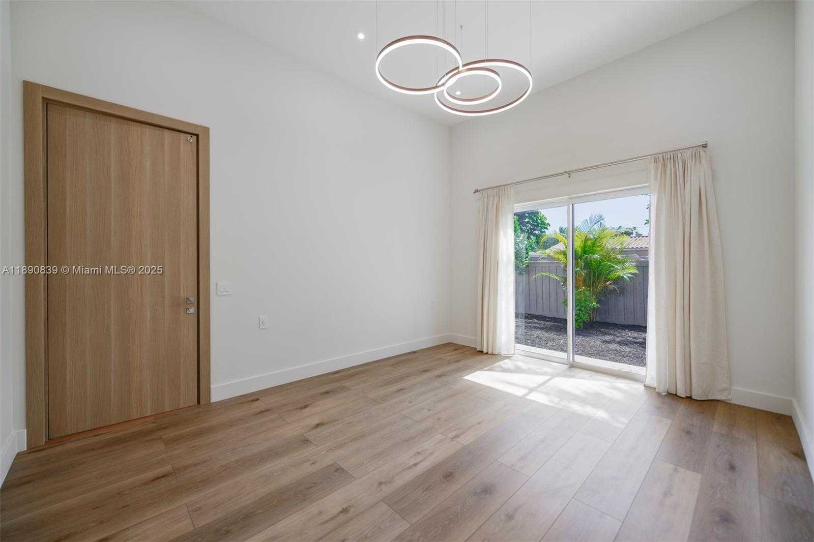 Small Image of 635 SOUTH WEST 9TH ST, Hallandale Beach Number 10