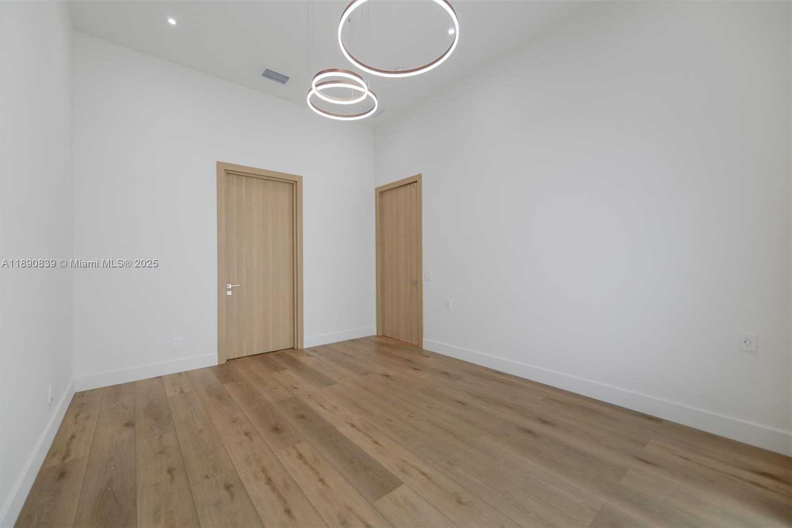 Small Image of 635 SOUTH WEST 9TH ST, Hallandale Beach Number 12