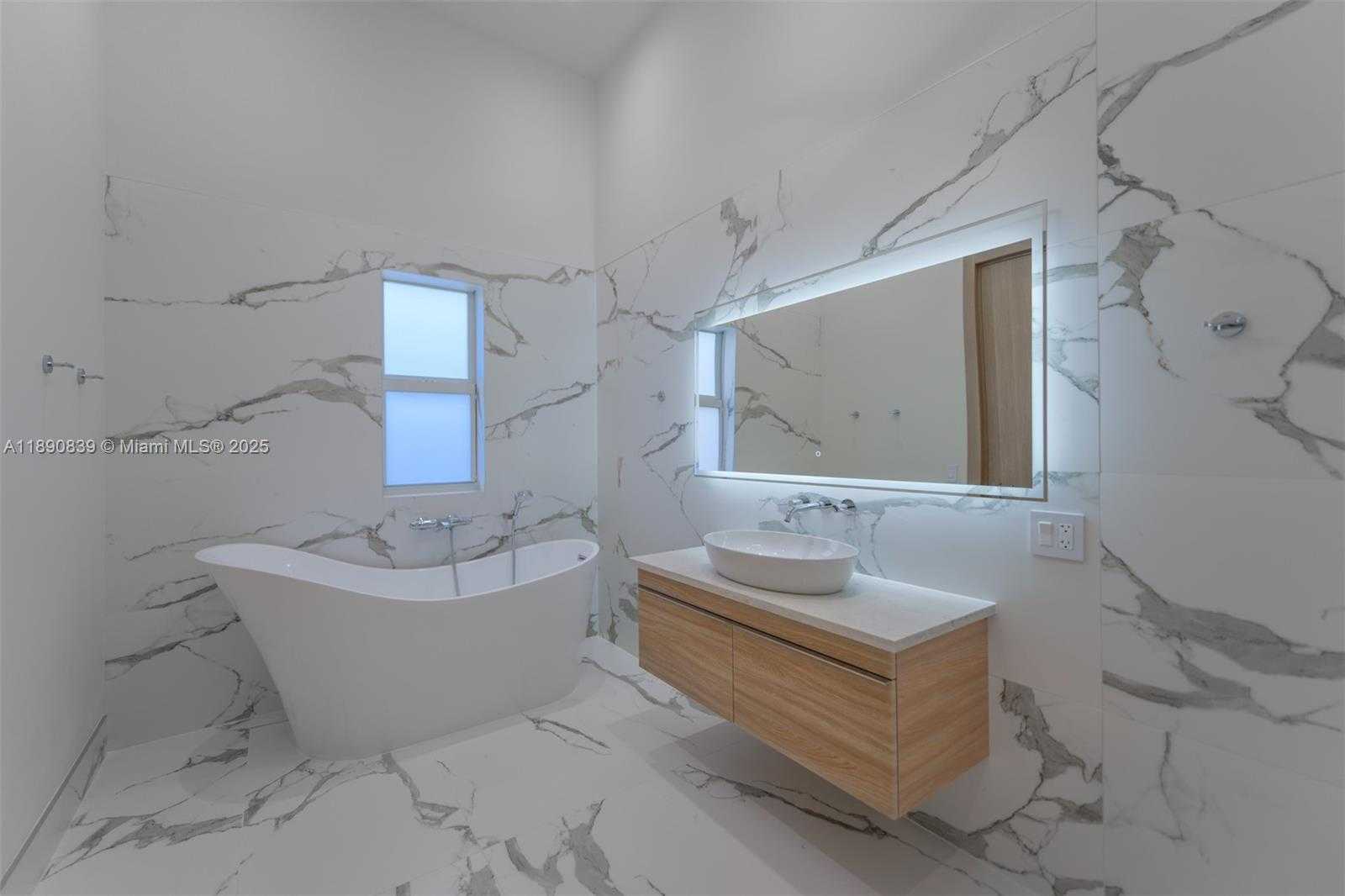 Small Image of 635 SOUTH WEST 9TH ST, Hallandale Beach Number 13